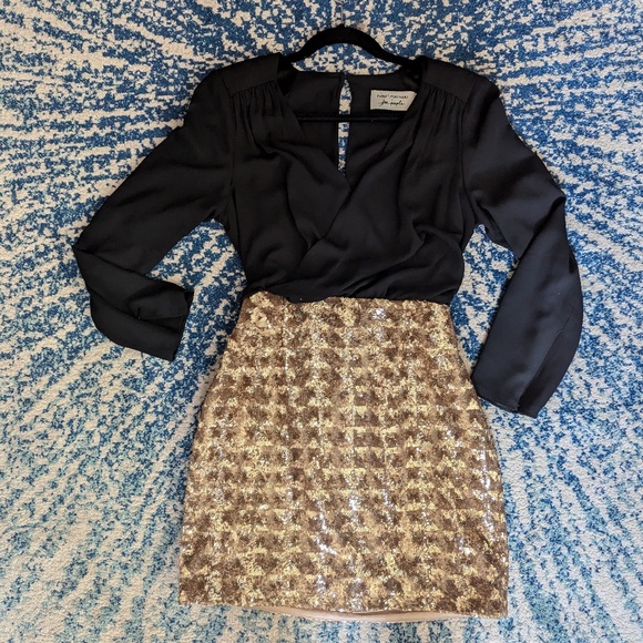Free People Dresses & Skirts - Lovely sequined party dress